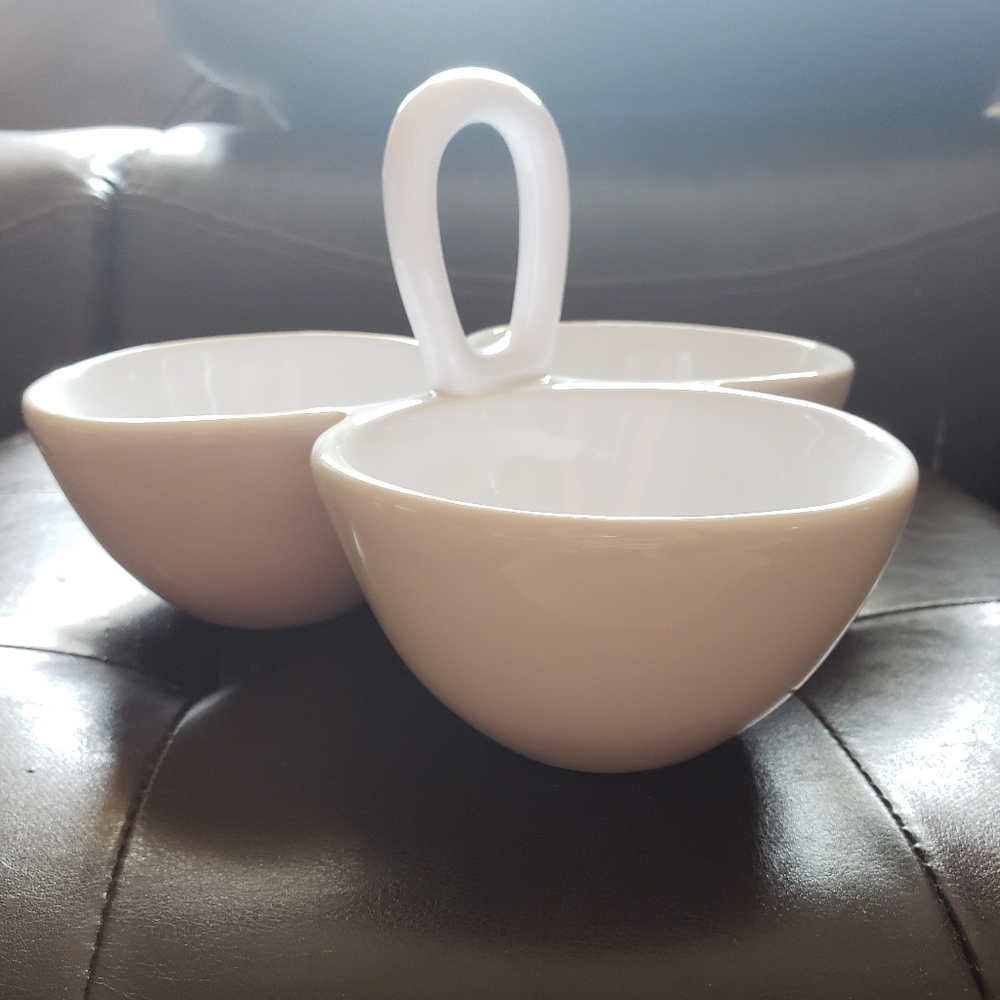 White condiment, sauce, dip dish